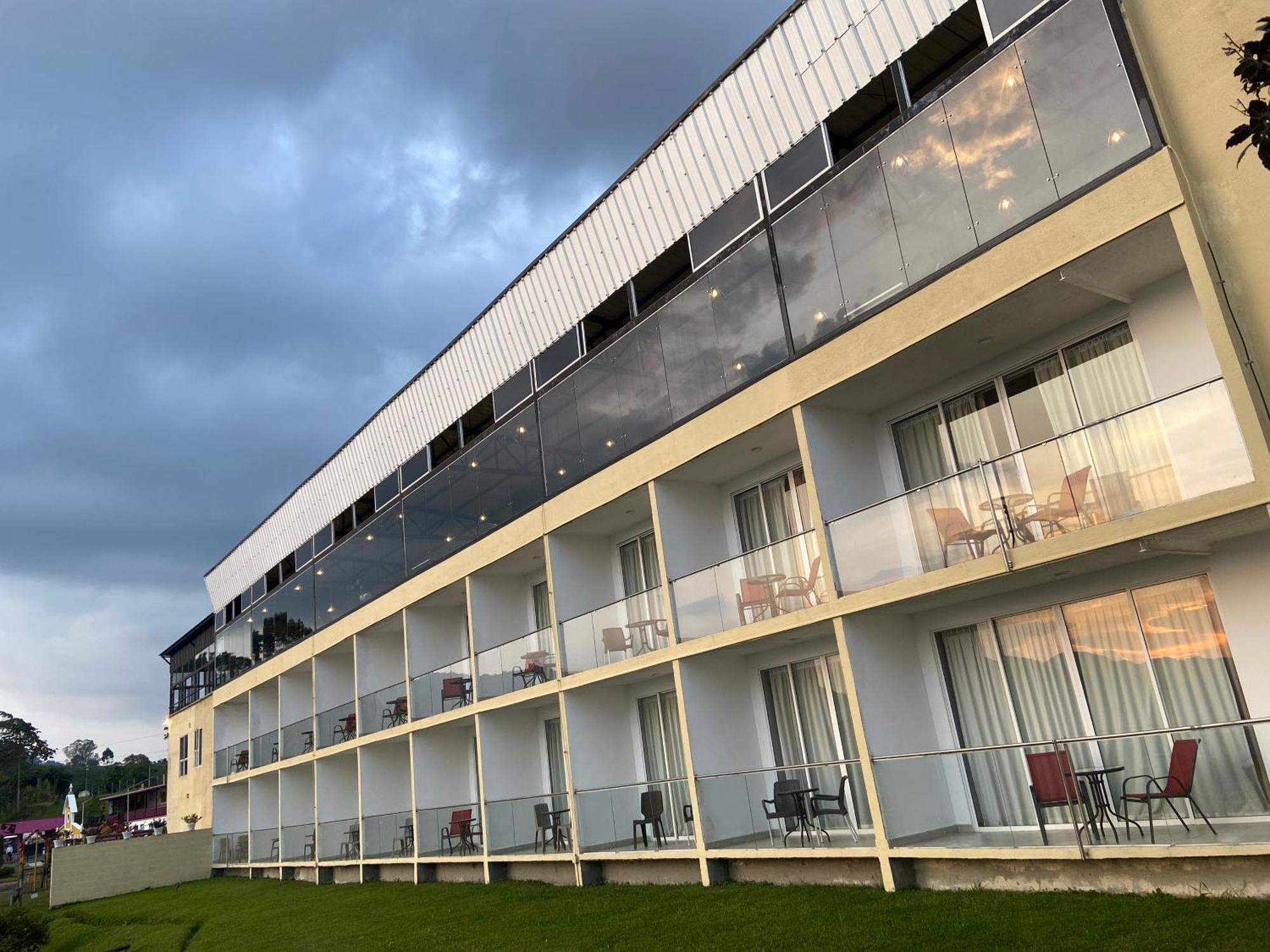 Hotel Entre Lomas Санта Роса де Кабал Екстериор снимка